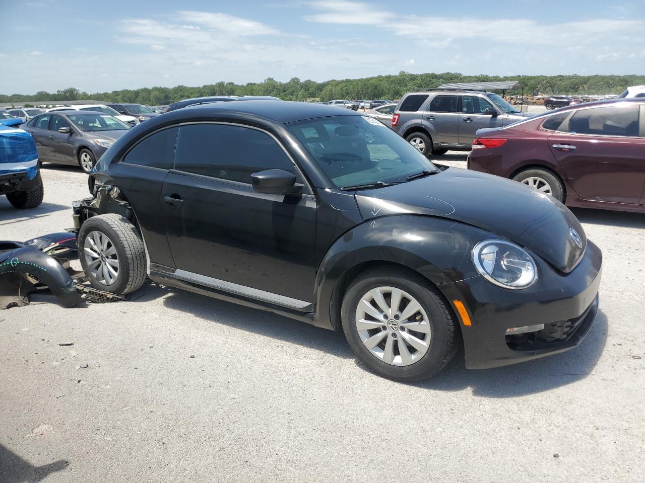 2014 Volkswagen Beetle - Image 4