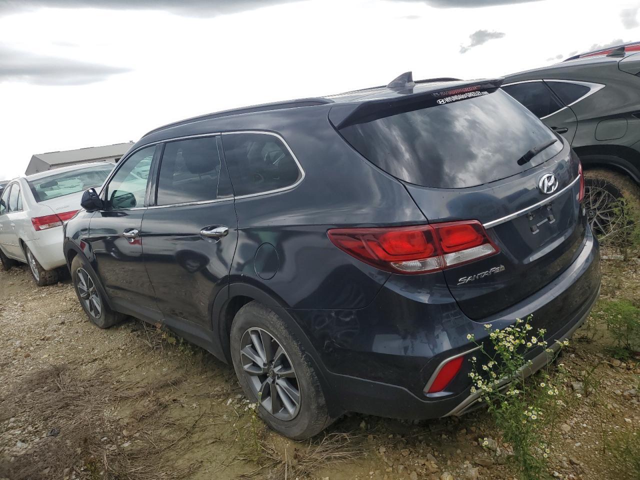 2017 Hyundai Santa Fe Se - Image 2