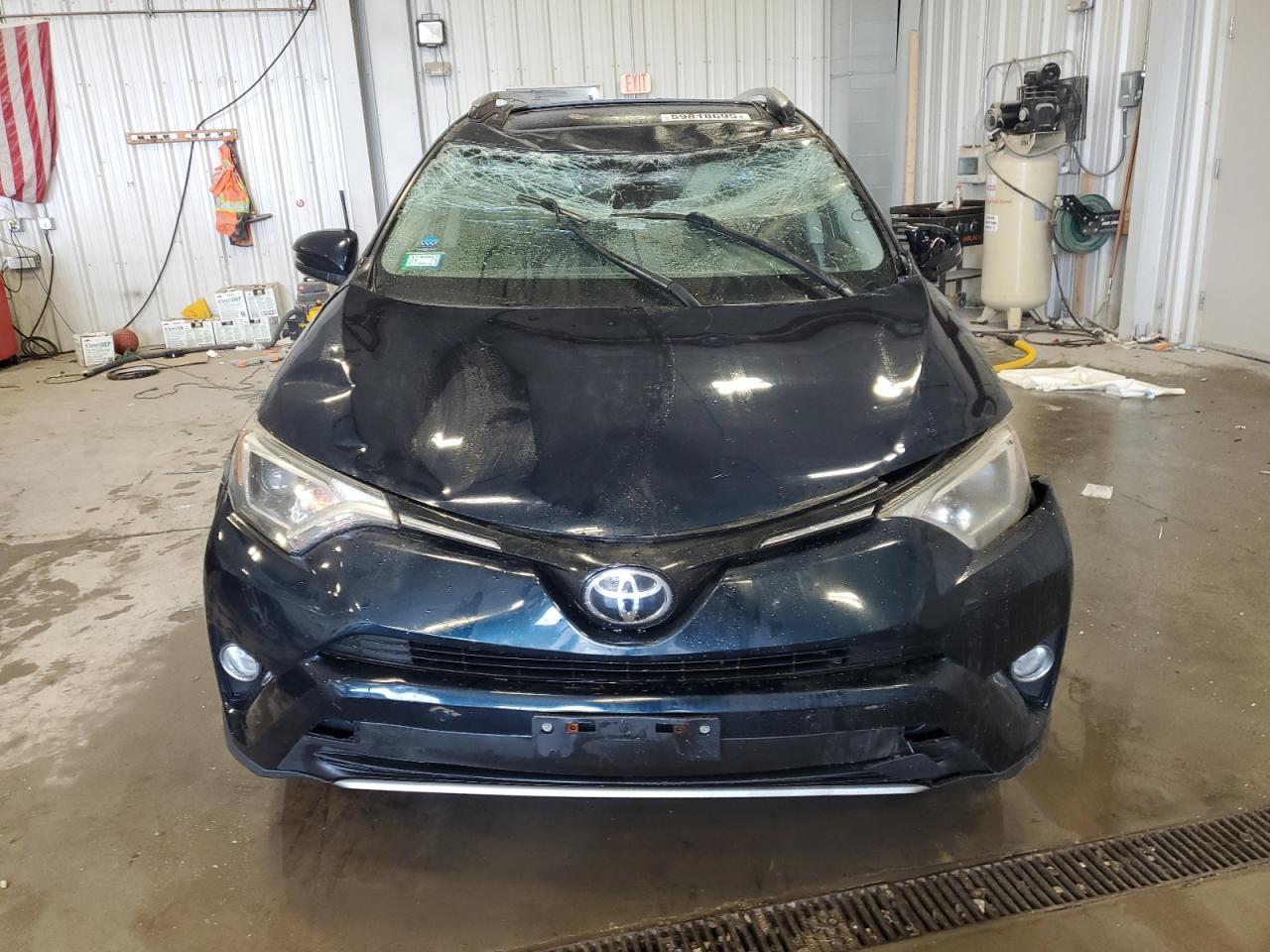 2017 Toyota Rav4 Xle - Image 5
