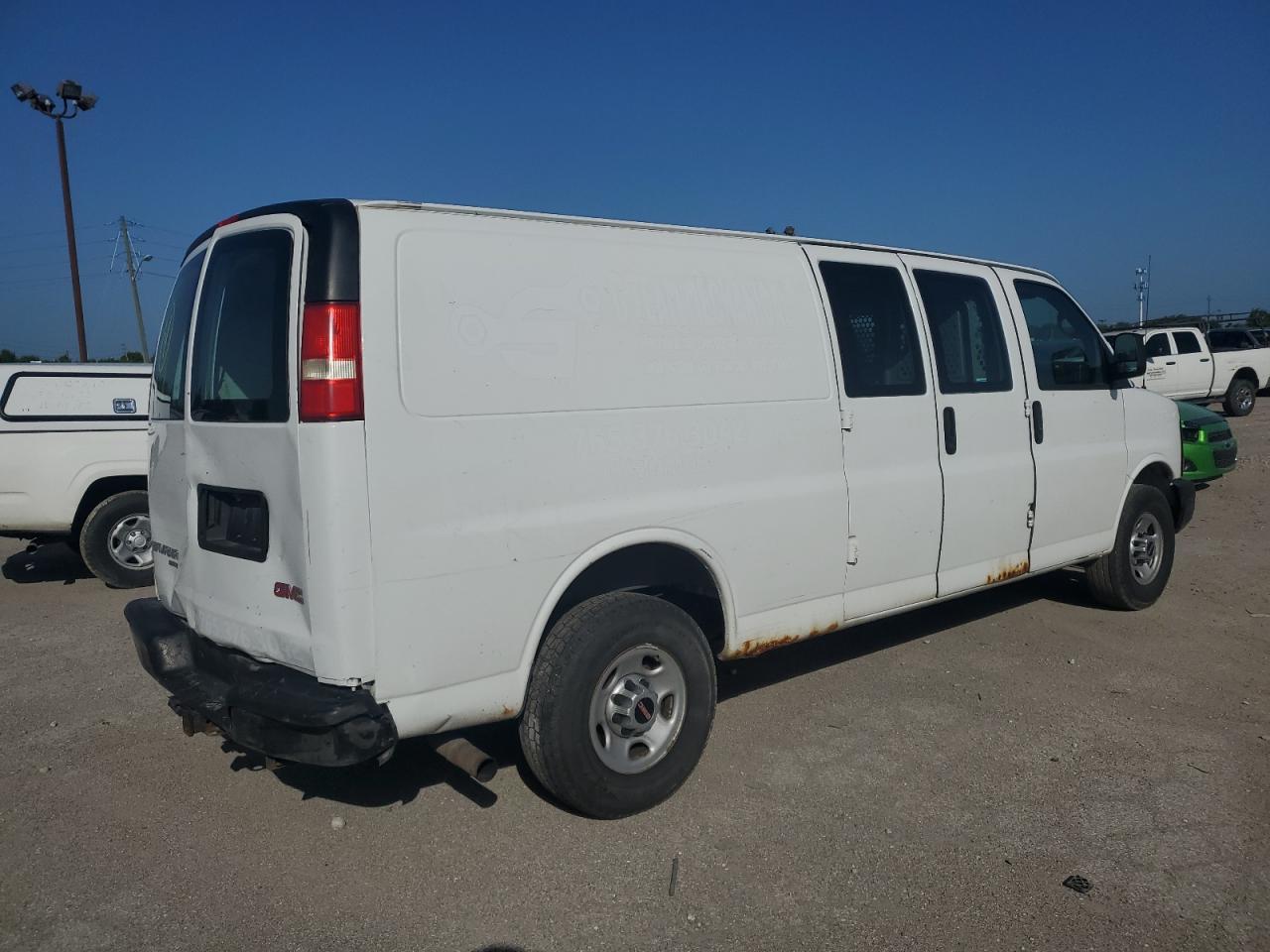 2012 GMC Savana G3500 - Image 3