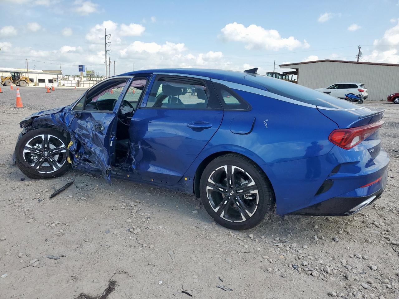 2021 Kia K5 Gt Line - Фото 2