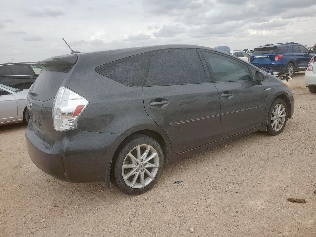 2013 Toyota Prius V - Image 3
