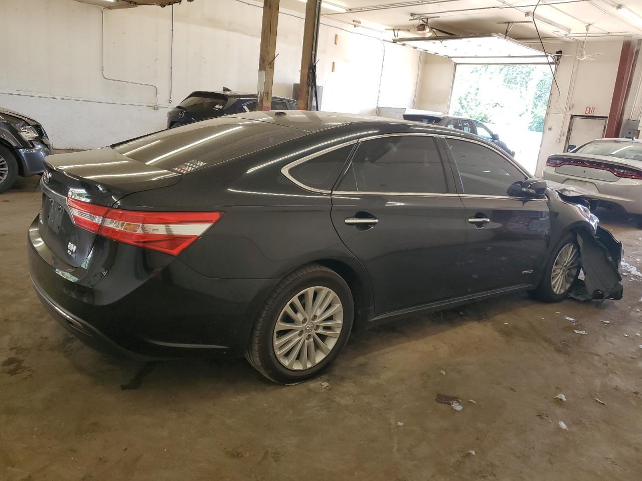 2013 Toyota Avalon Hybrid - Фото 3