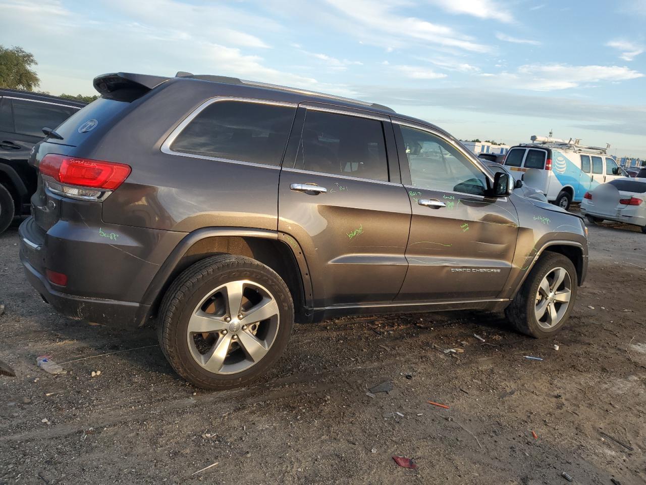2015 Jeep Grand Cherokee Overland - Image 3