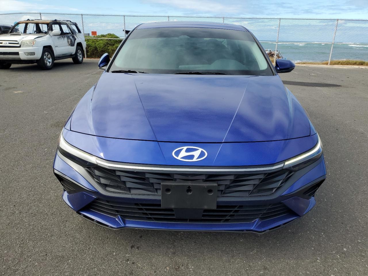 2024 Hyundai Elantra Limited - Image 5