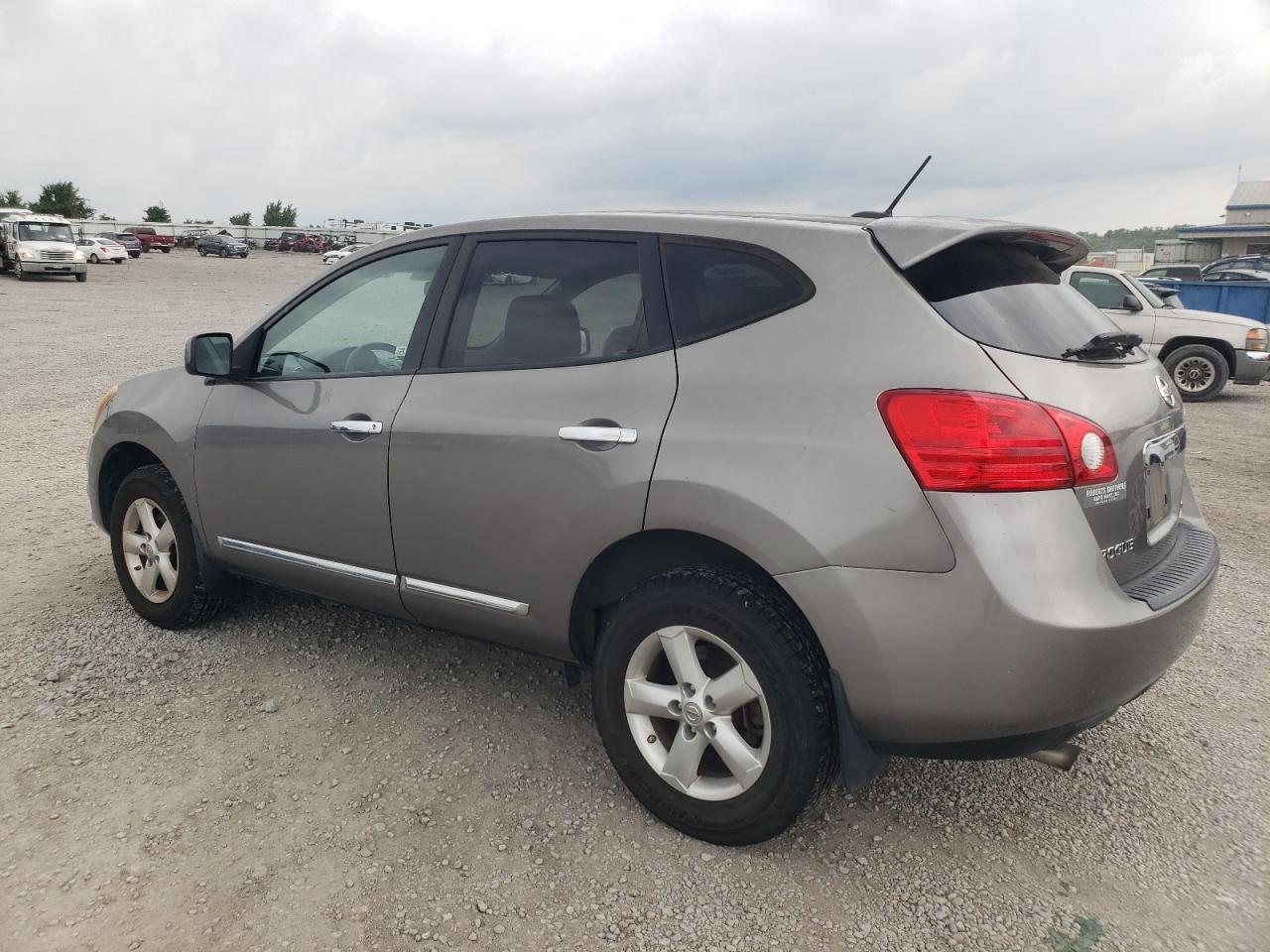 2013 Nissan Rogue S - Фото 2