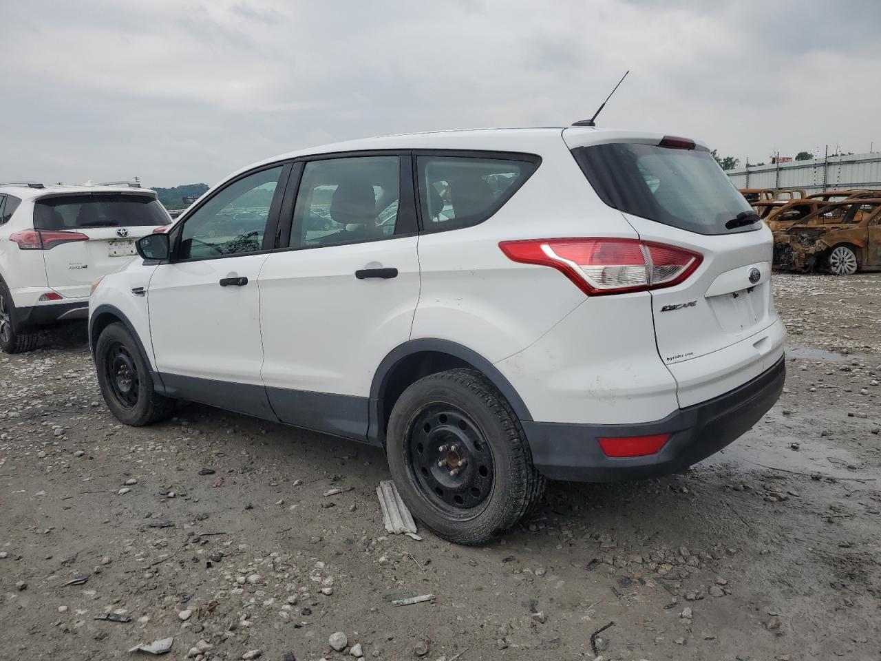 2016 Ford Escape S - Фото 2