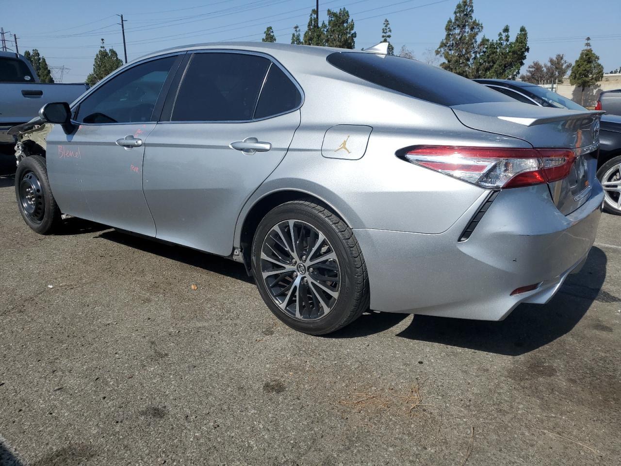 2020 Toyota Camry Se - Image 2