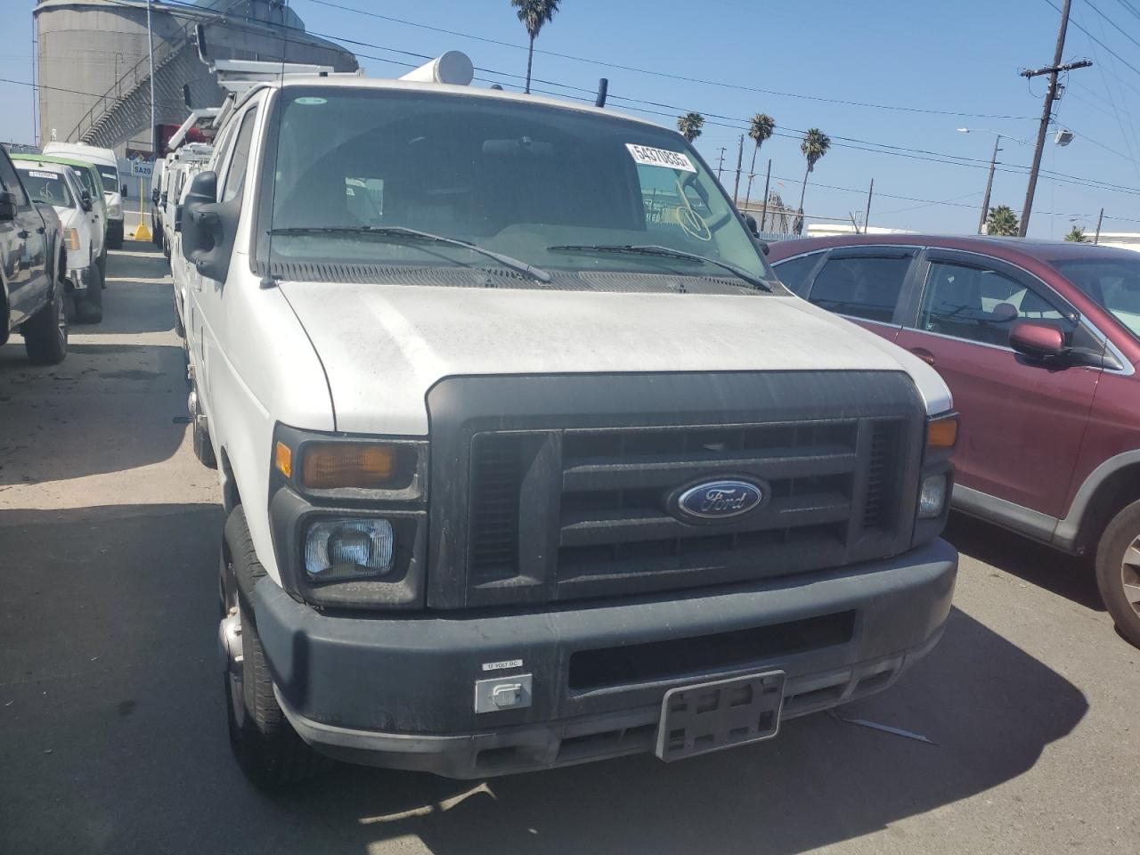 2011 Ford Econoline E250 Van - Фото 5