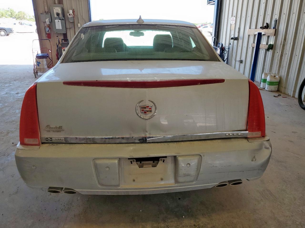 2011 Cadillac Dts Premium Collection - Image 6