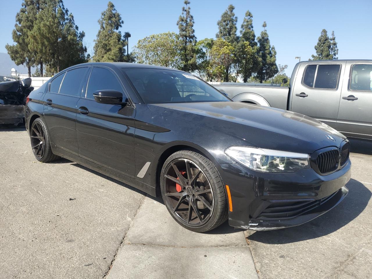 2019 BMW 530 I - Фото 4