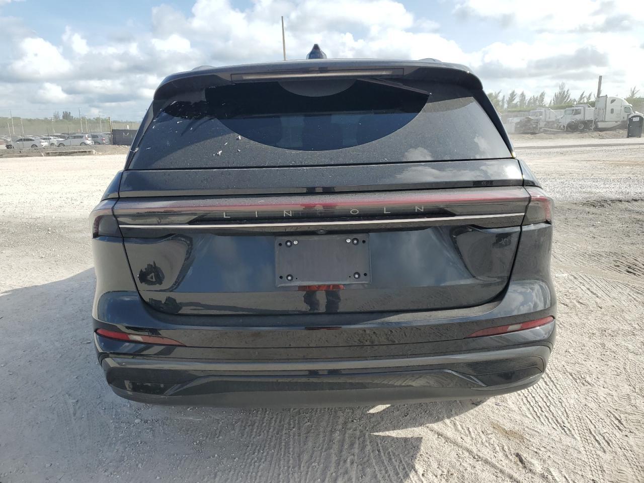 2024 Lincoln Nautilus Reserve - Image 6