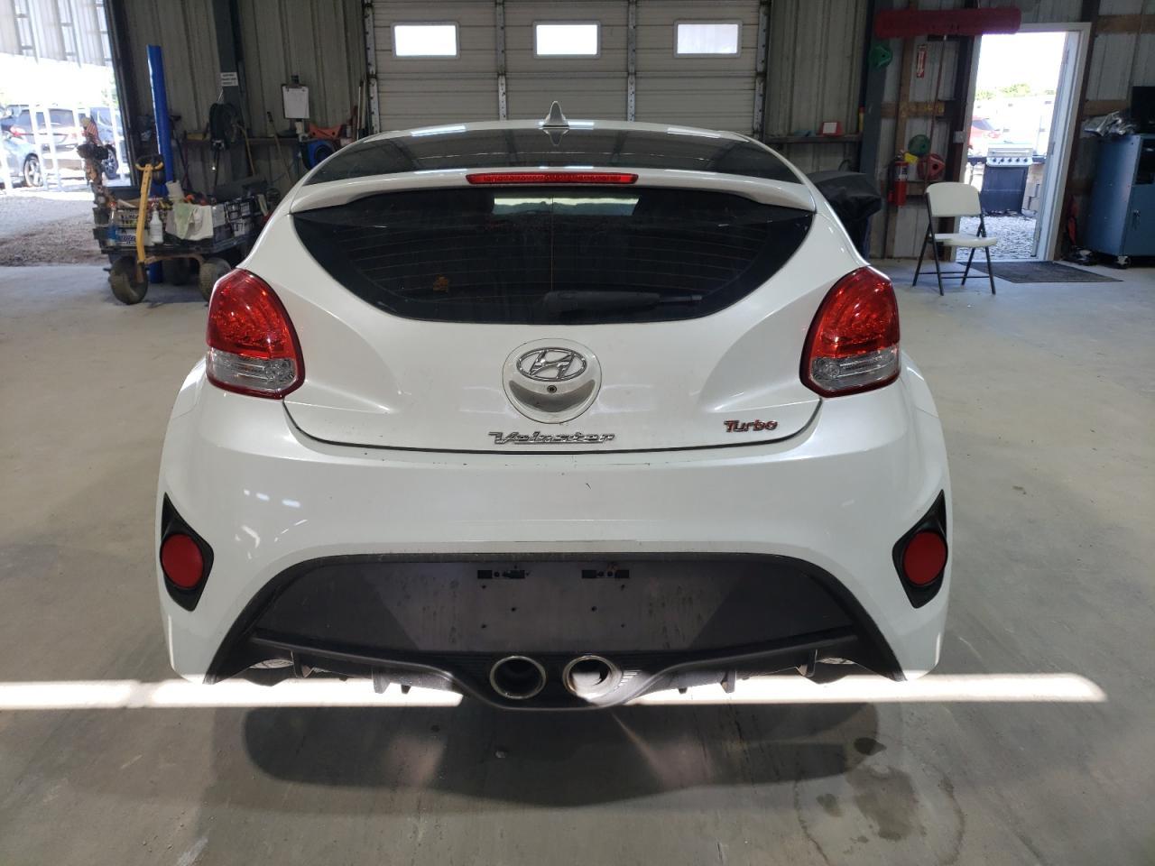 2016 Hyundai Veloster Turbo - Image 6