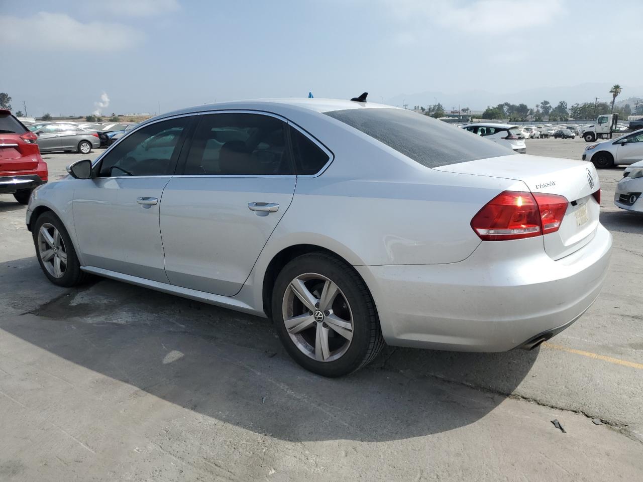 2012 Volkswagen Passat Se - Image 2