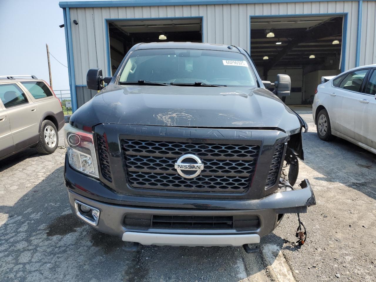 2016 Nissan Titan Xd Sl - Фото 5