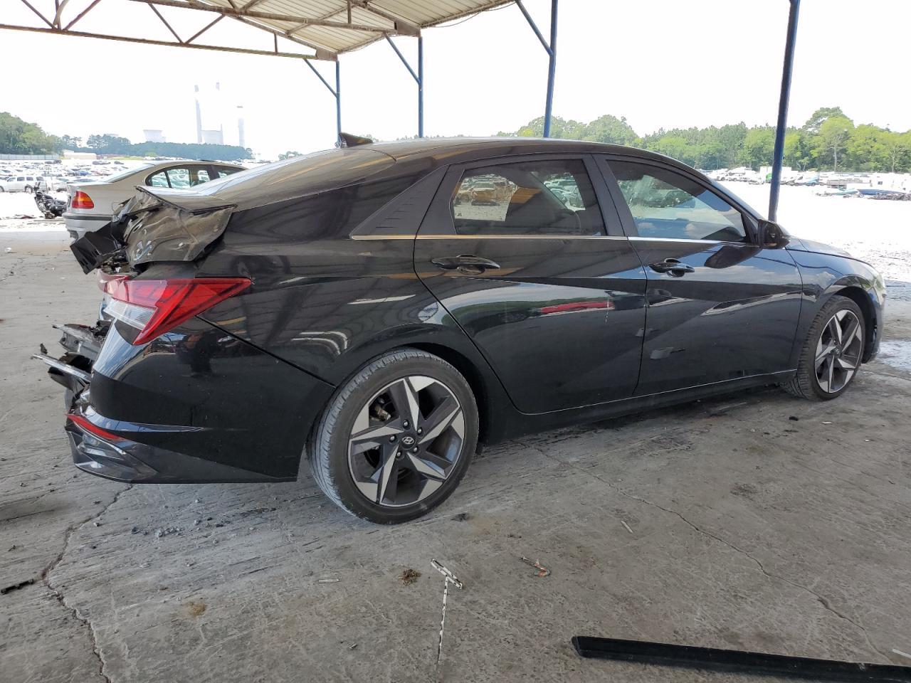 2021 Hyundai Elantra Limited - Image 3