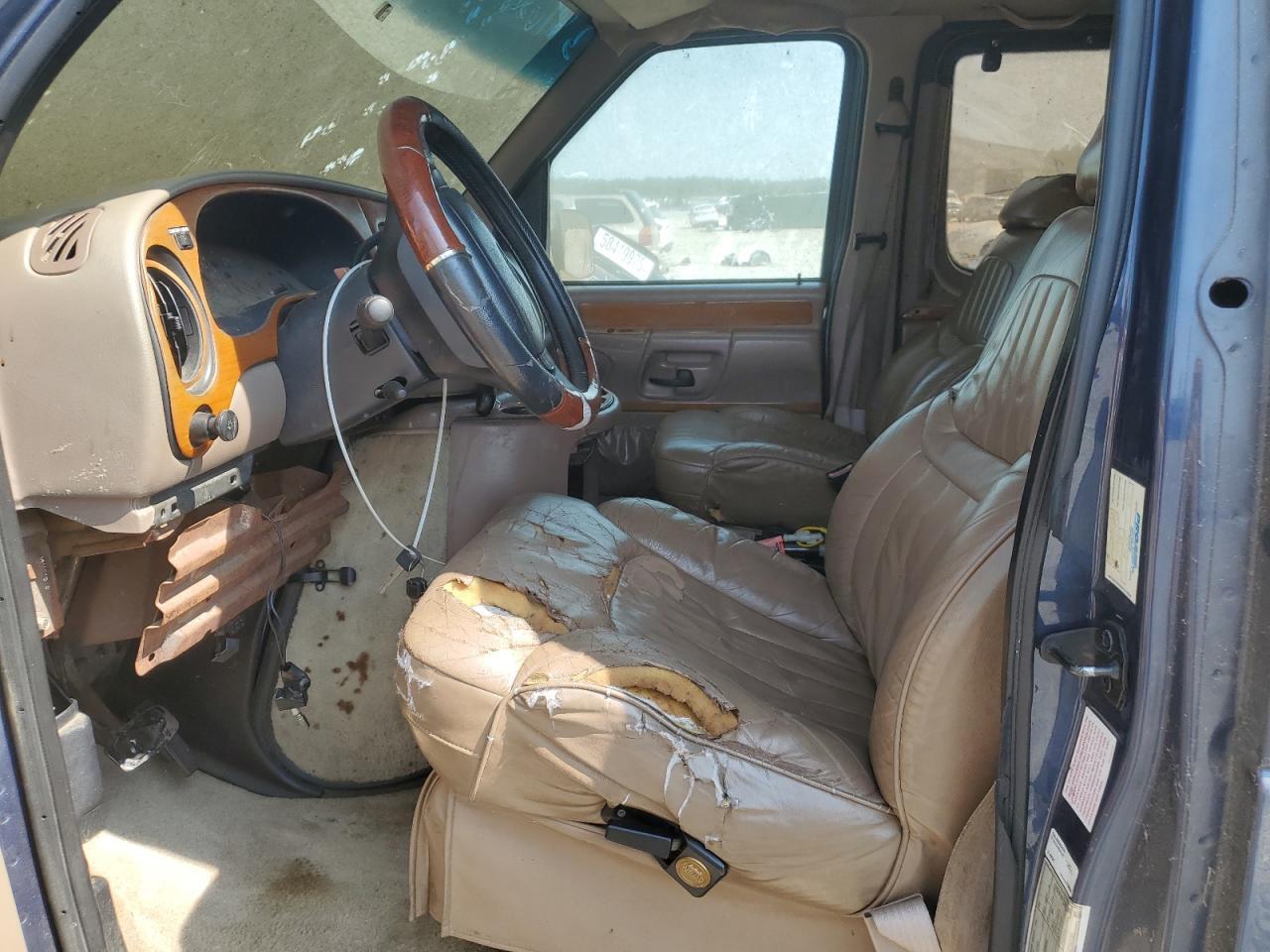 1997 Ford Econoline E150 Van - Image 7
