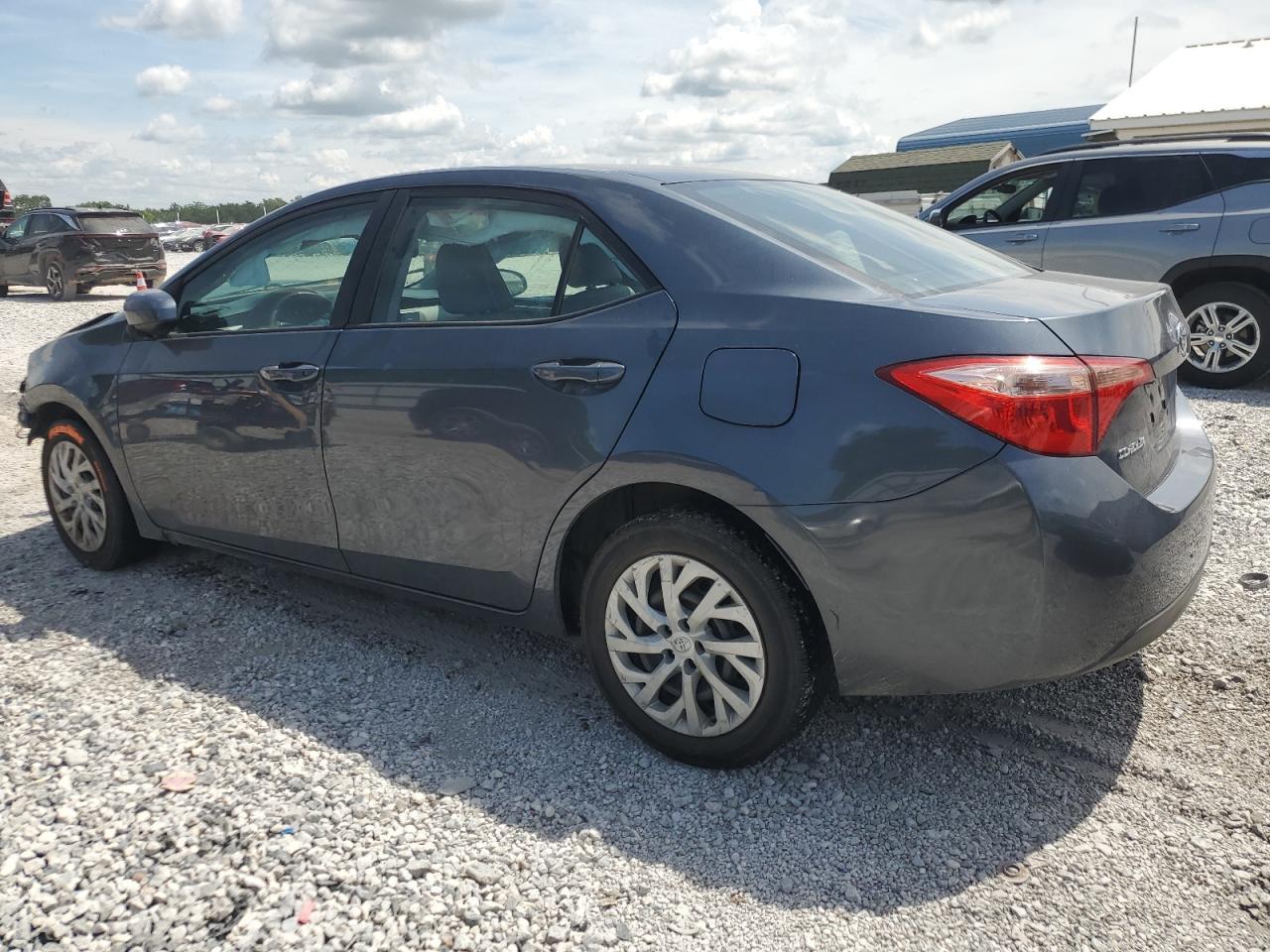 2017 Toyota Corolla L - Фото 2