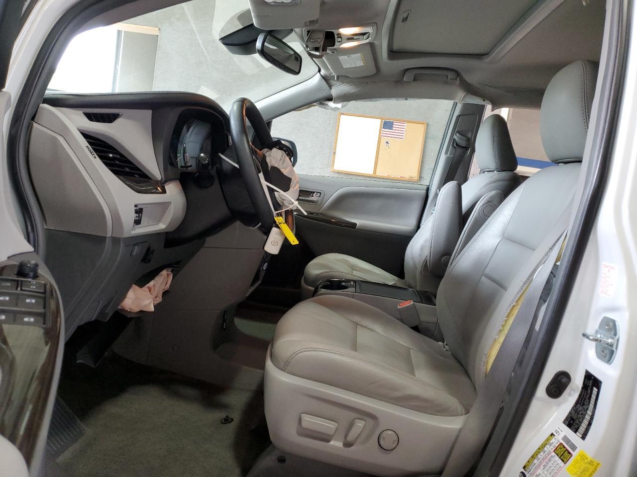 2018 Toyota Sienna Xle - Фото 7