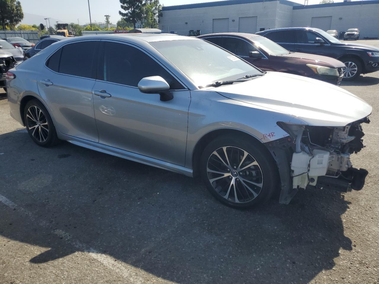 2020 Toyota Camry Se - Image 4