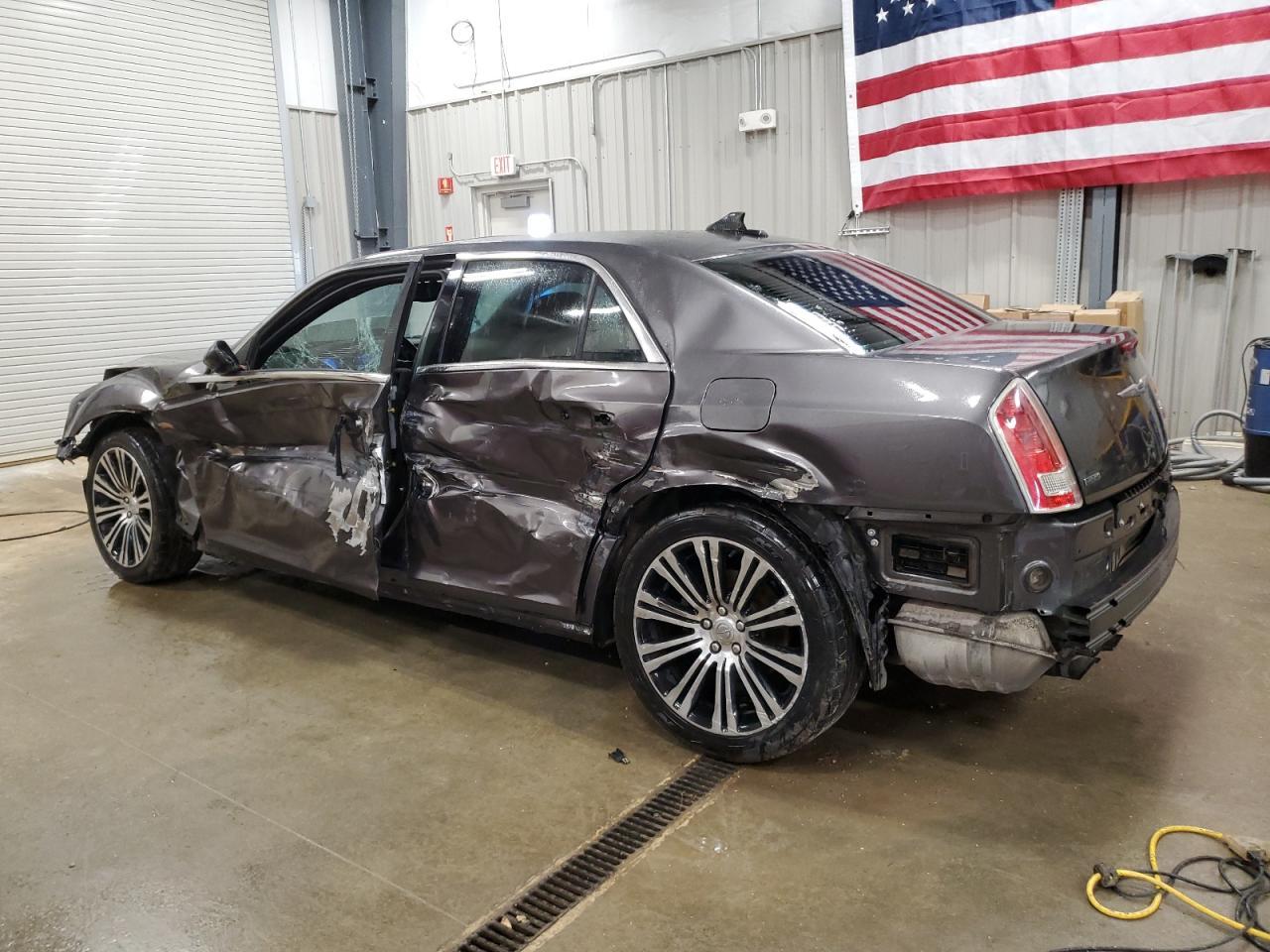 2014 Chrysler 300 S - Фото 2