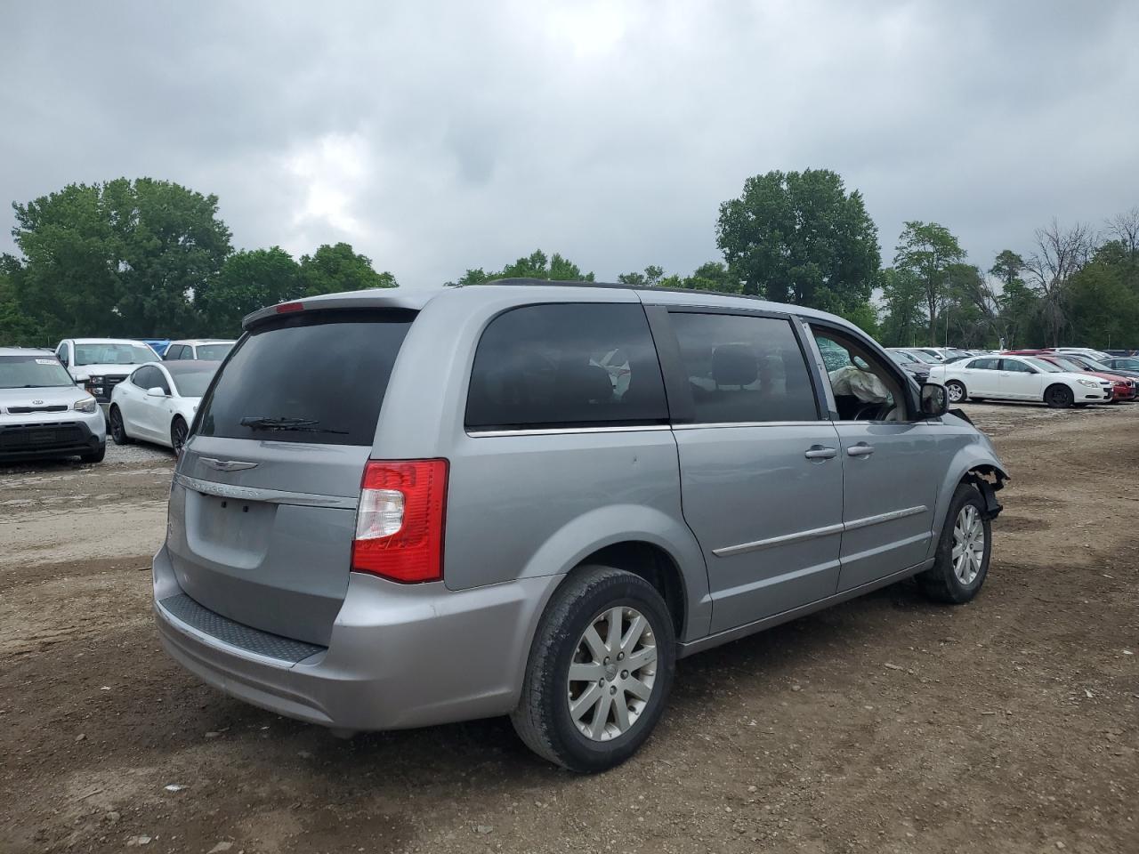 2014 Chrysler Town & Country Touring - Фото 3