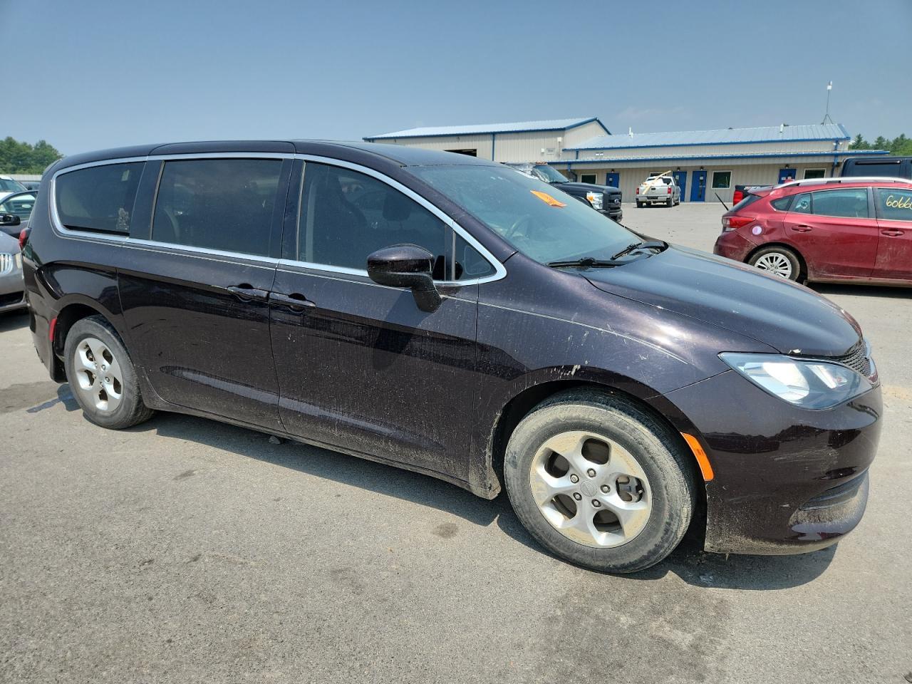 2017 Chrysler Pacifica Lx - Image 4