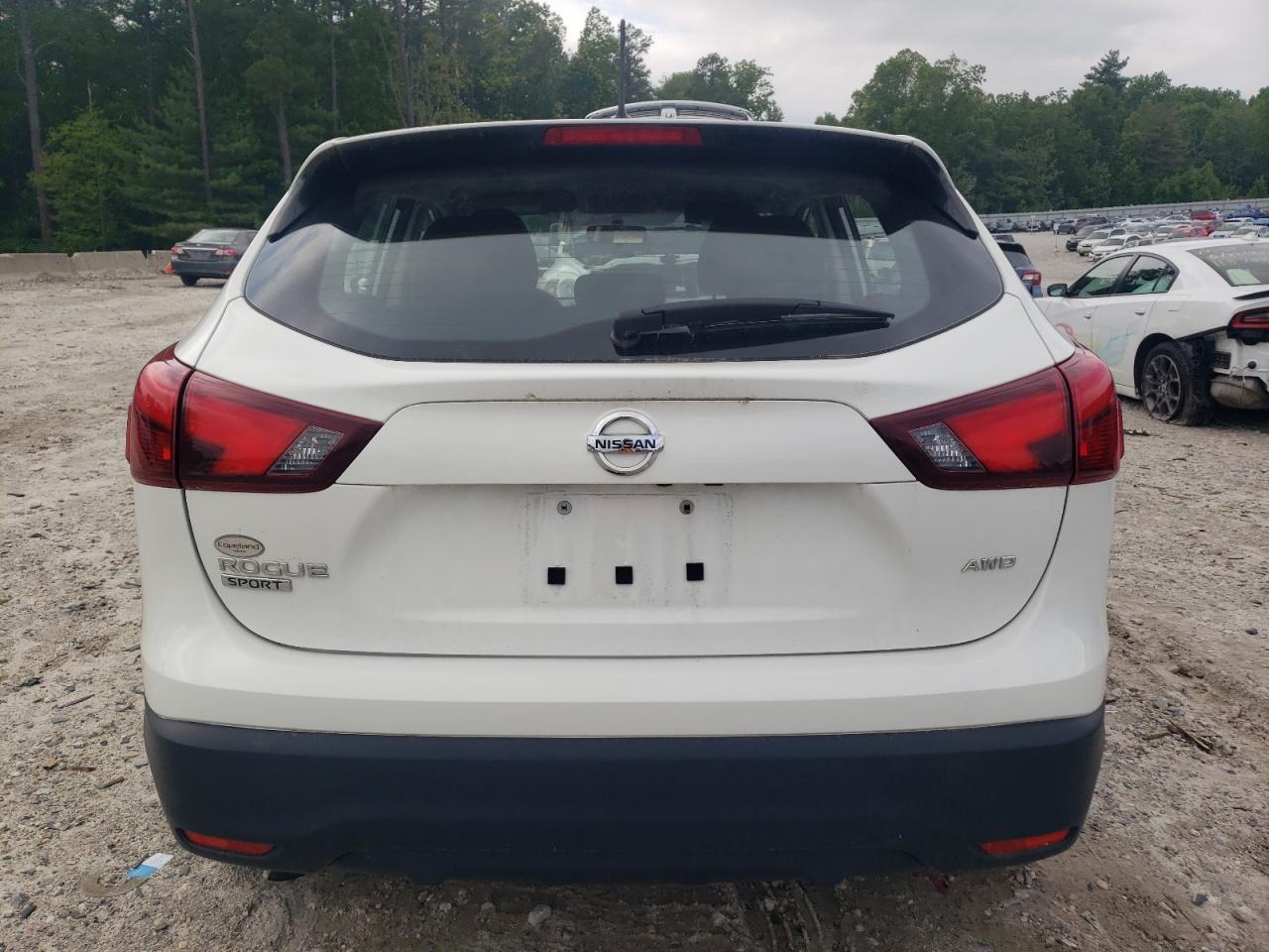 2018 Nissan Rogue Sport S - Image 6