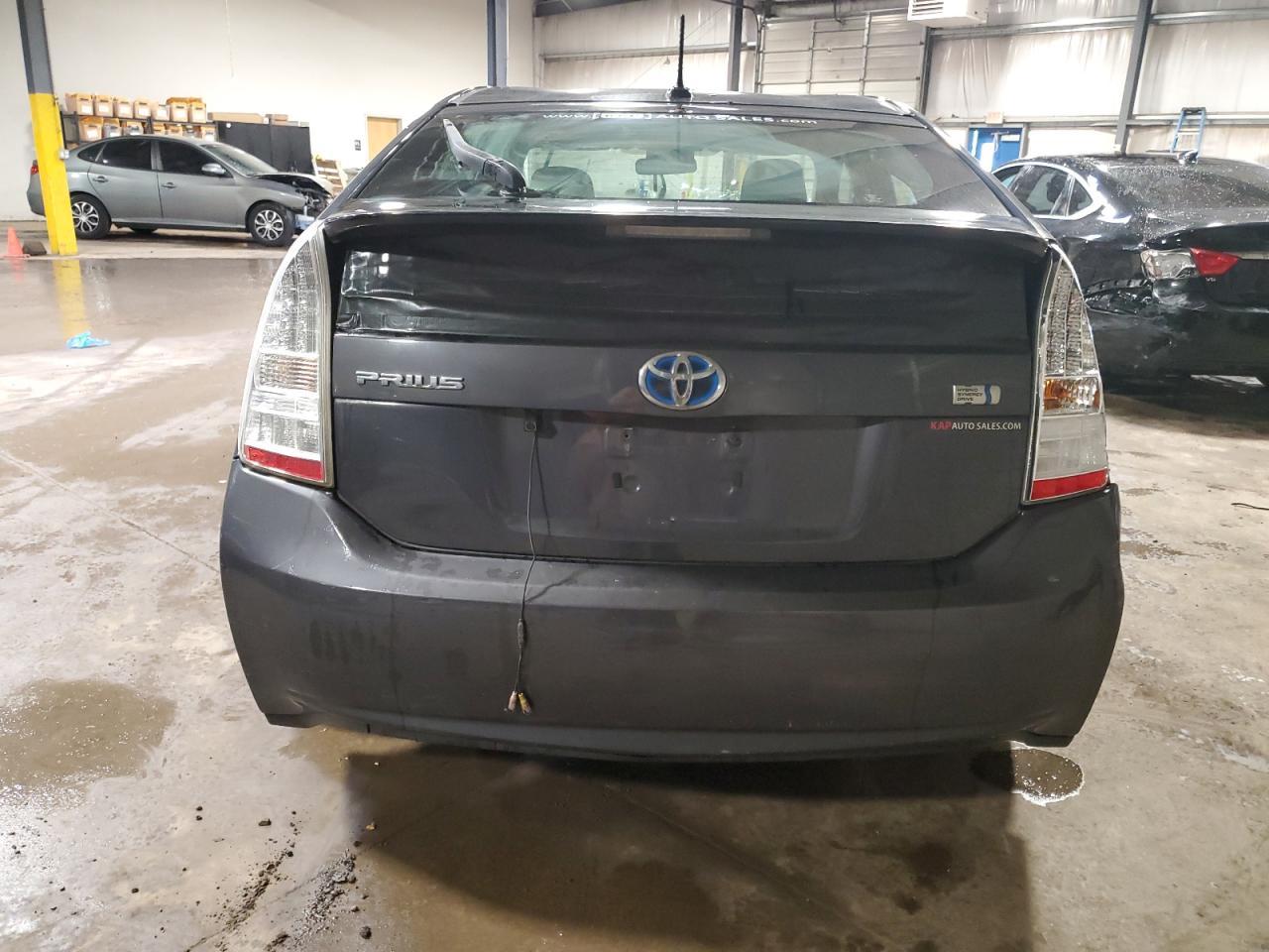 2011 Toyota Prius - Фото 6