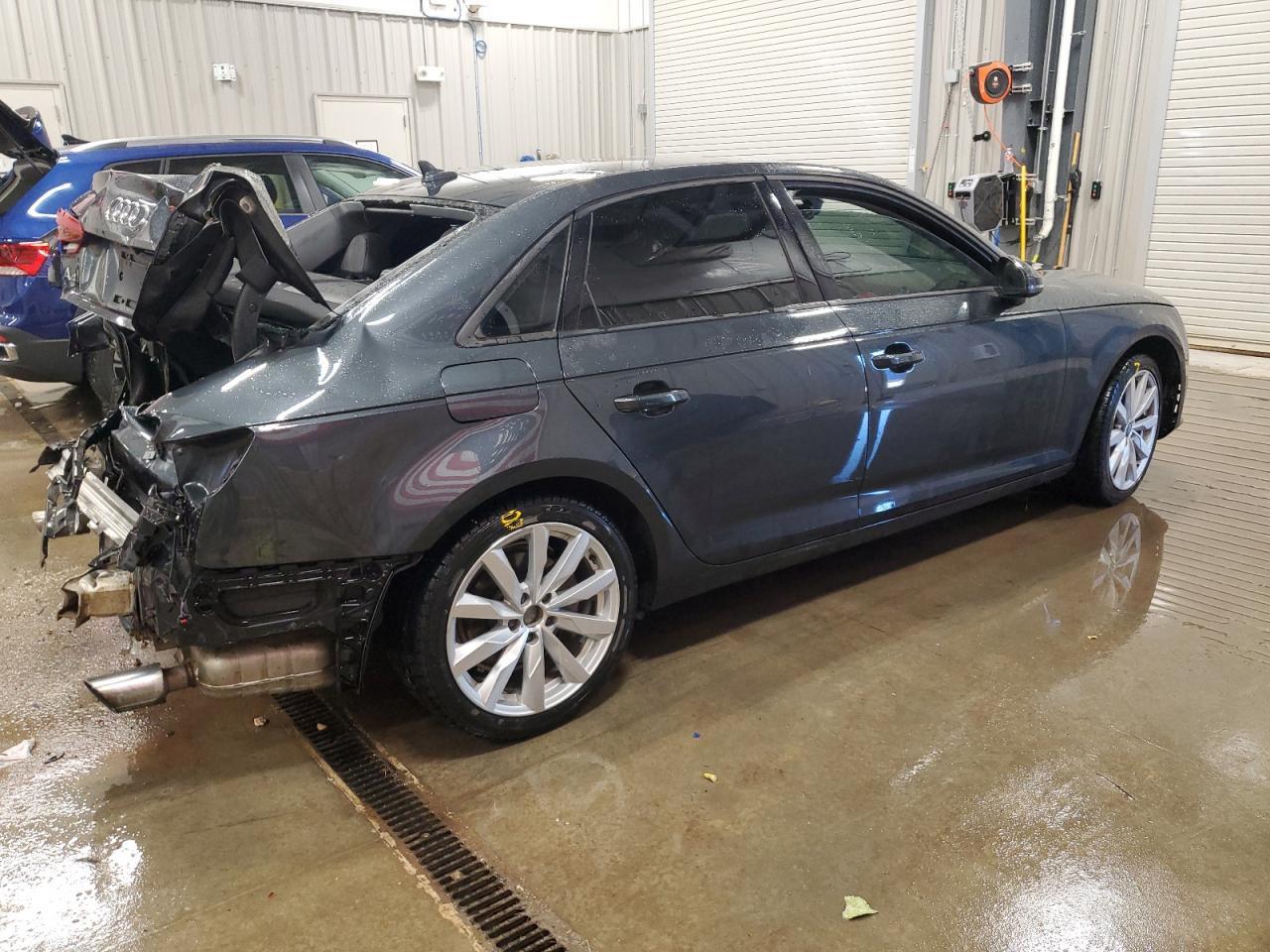 2017 Audi A4 Ultra Premium - Фото 3