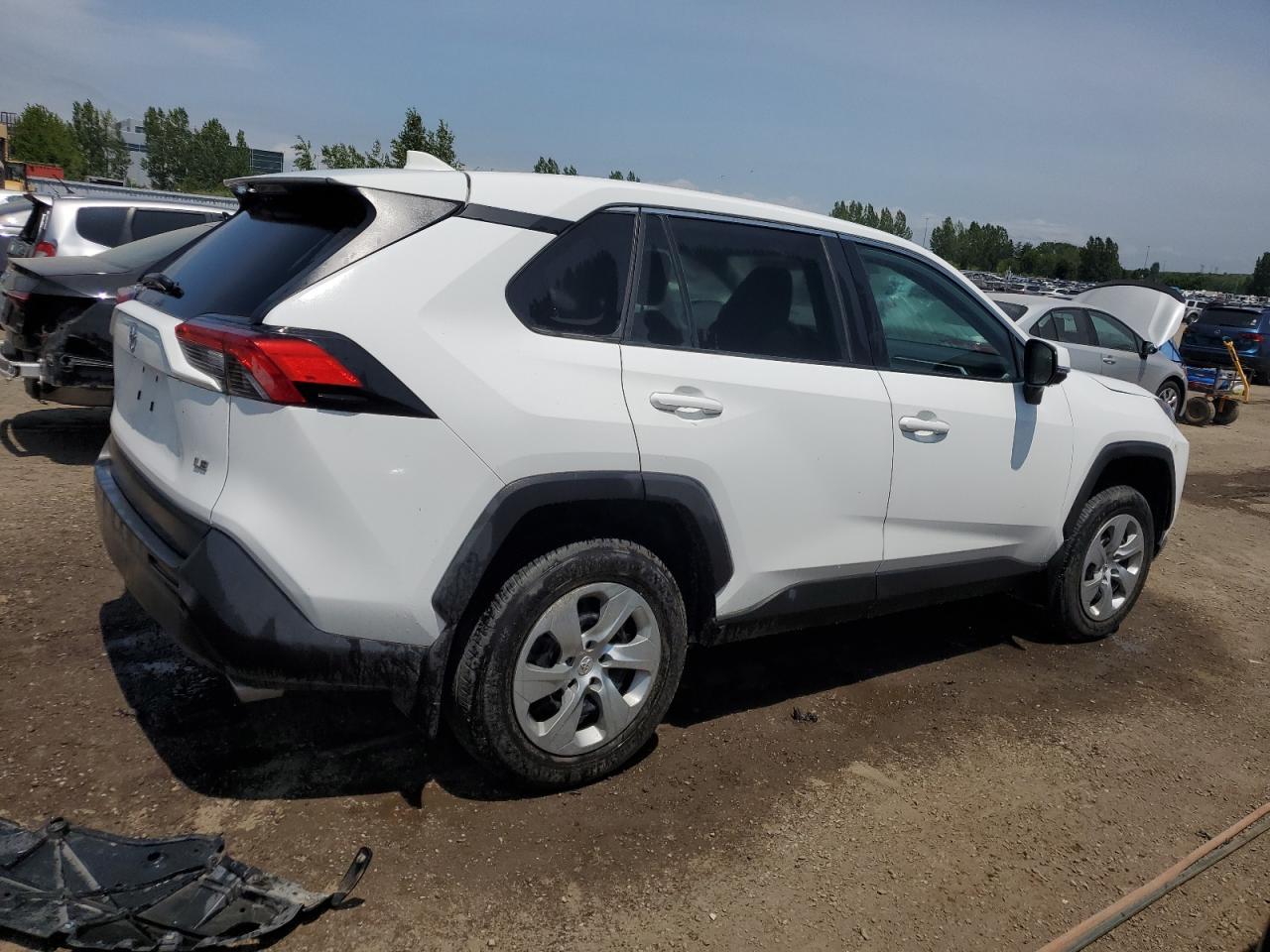 2022 Toyota Rav4 Le - Фото 3