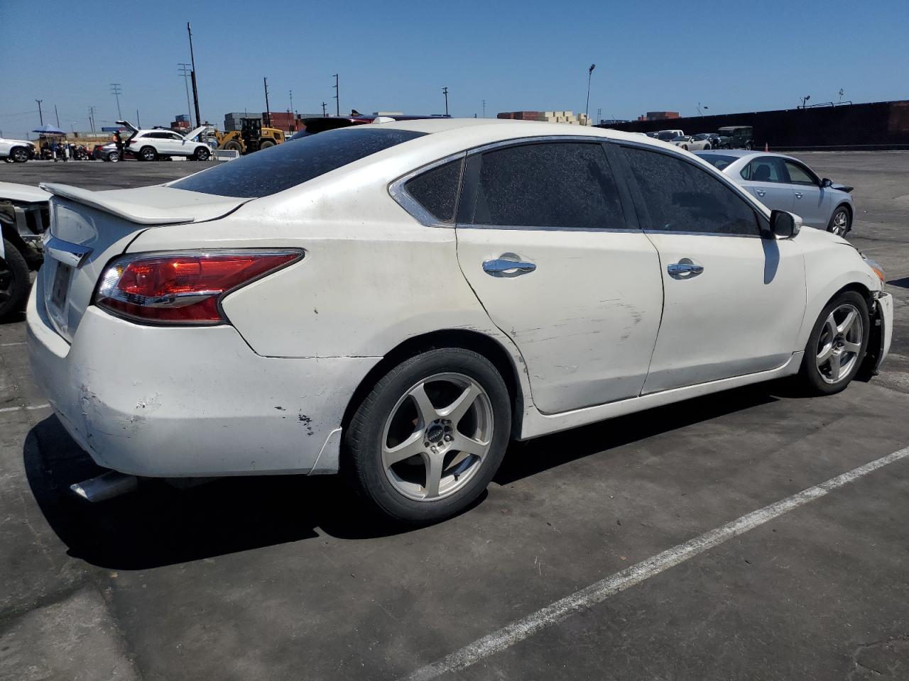 2015 Nissan Altima 2.5 - Фото 3