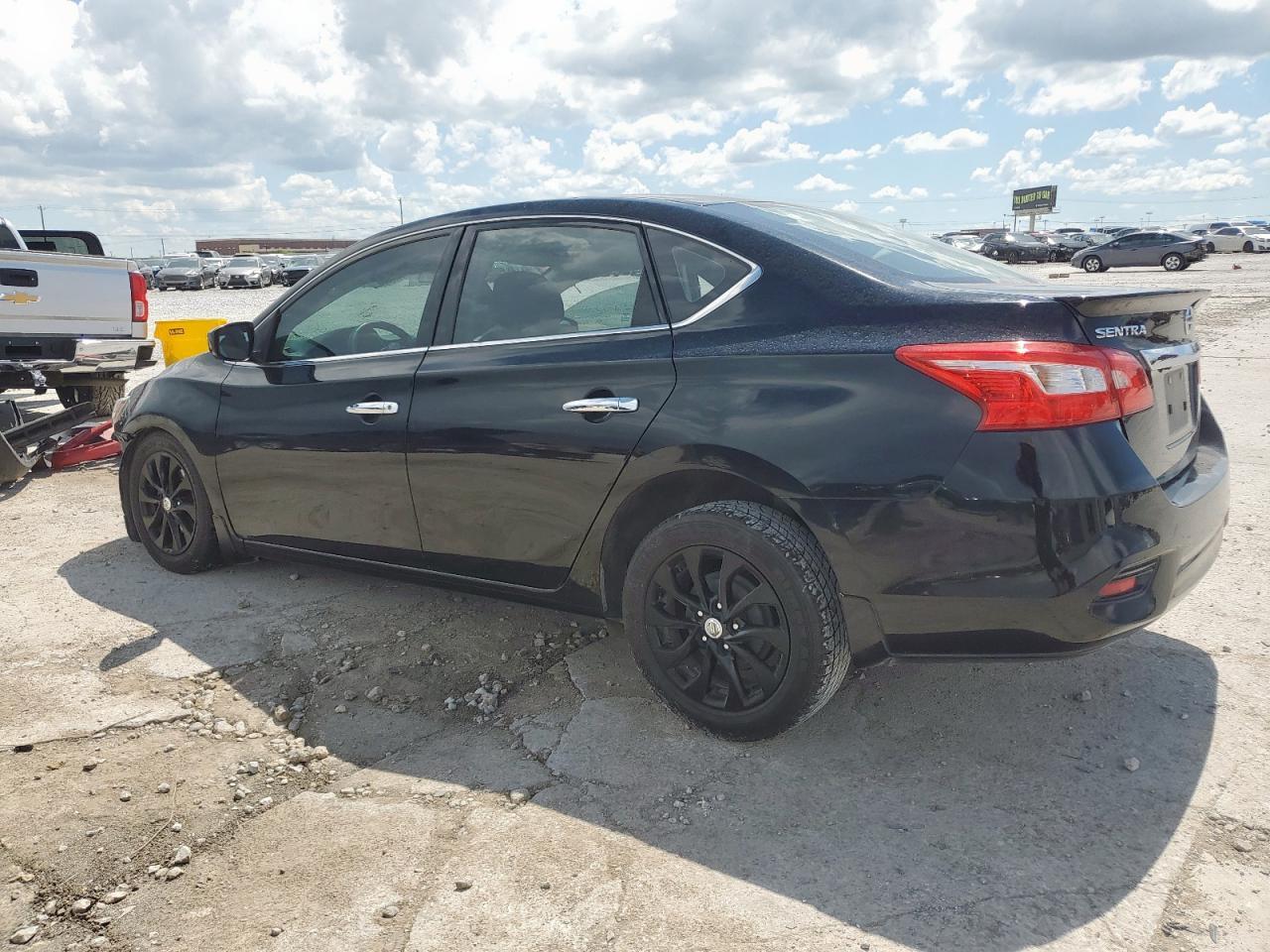 2018 Nissan Sentra S - Фото 2