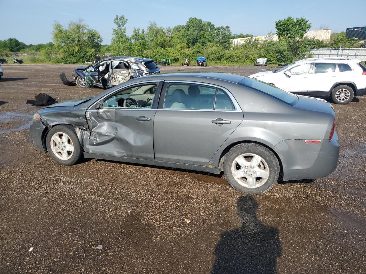 2008 Chevrolet Malibu Ls - Image 2