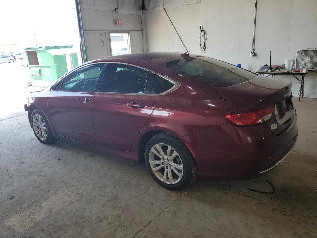 2017 Chrysler 200 Limited - Фото 2