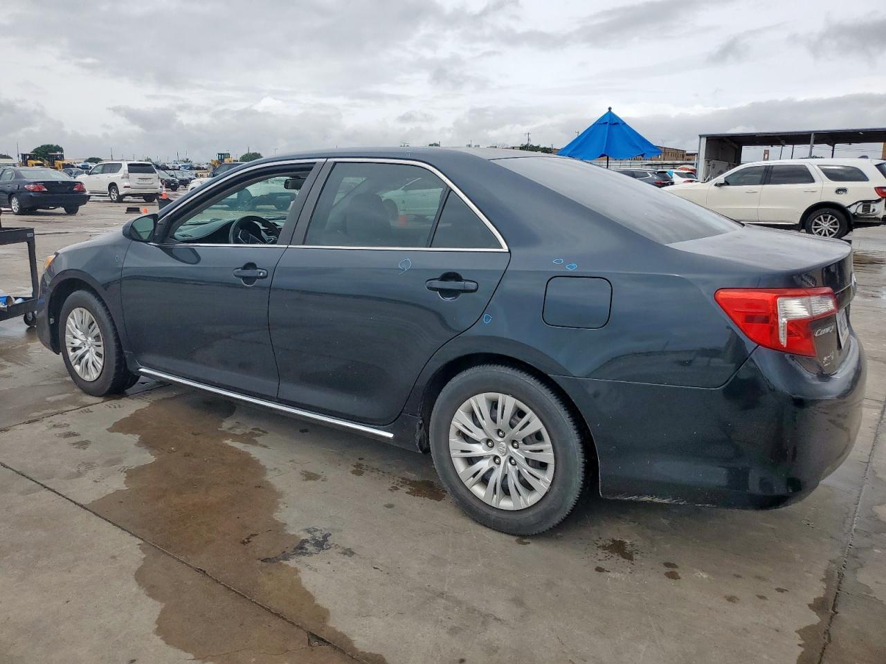 2013 Toyota Camry L - Фото 2