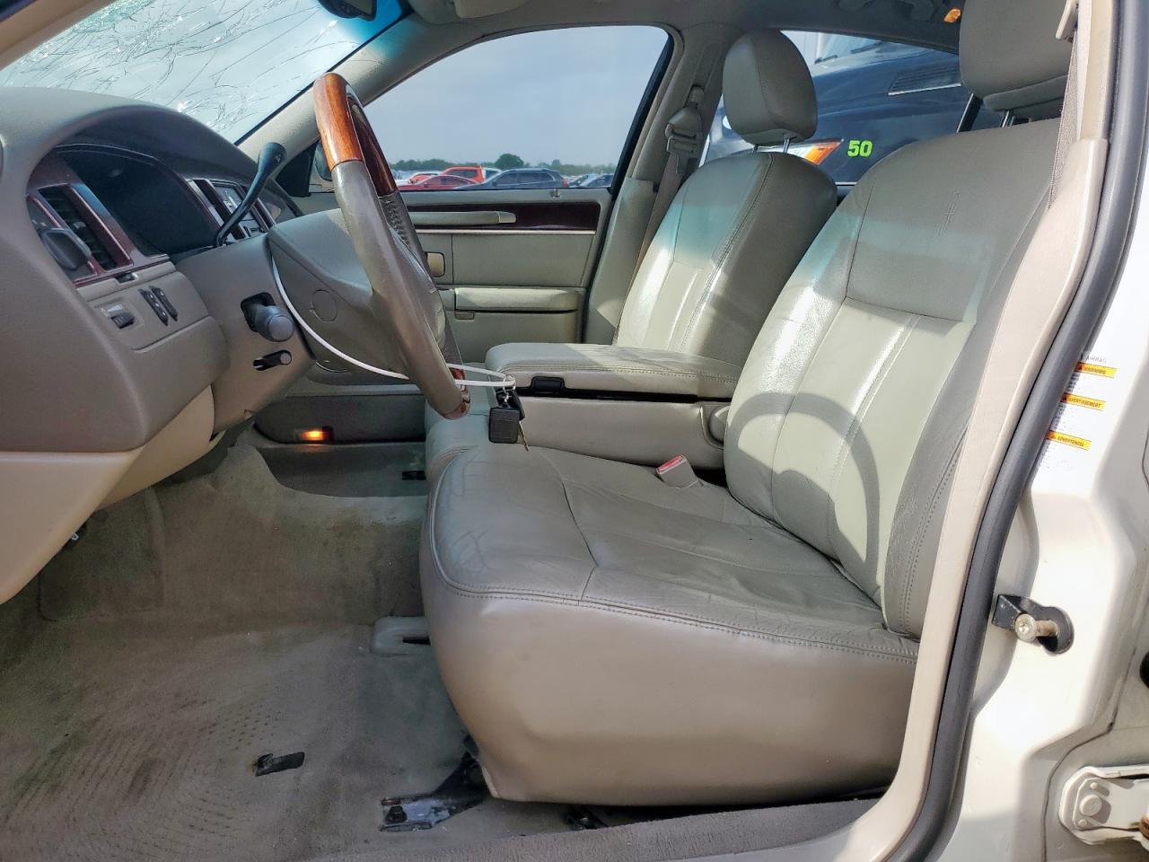 2004 Lincoln Town Car Ultimate - Фото 7