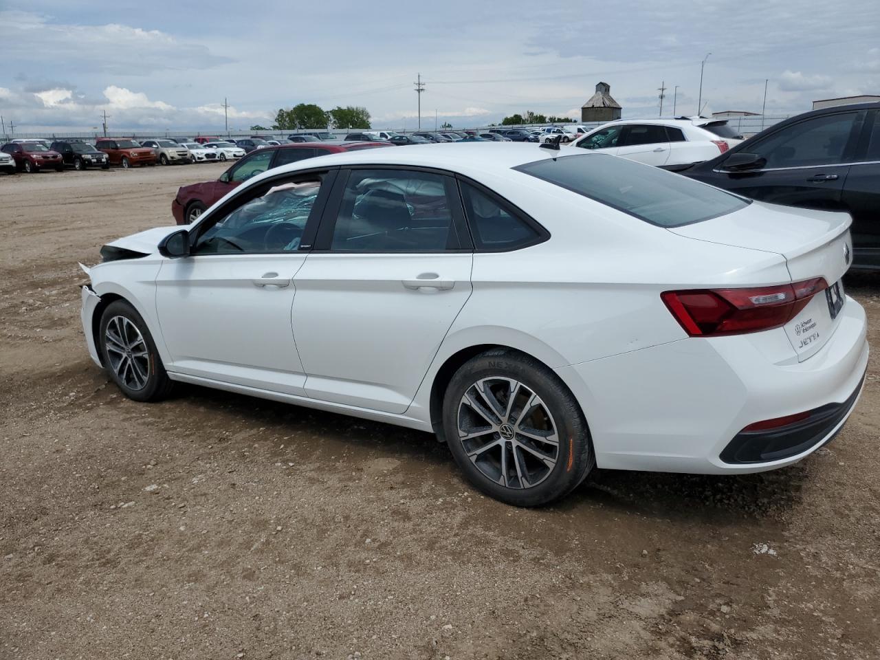 2023 Volkswagen Jetta Sport - Фото 2