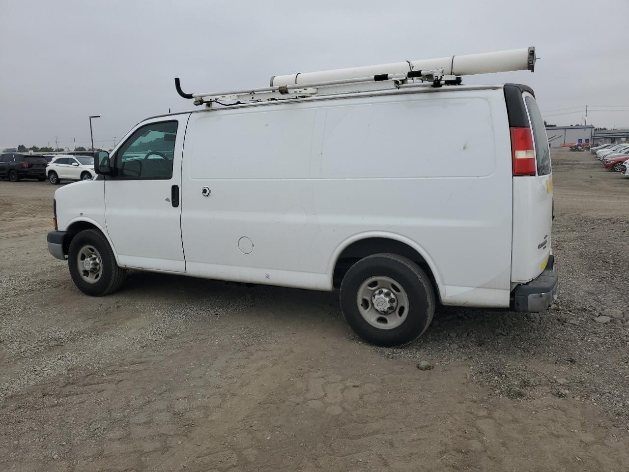 2014 Chevrolet Express G2500 - Image 2