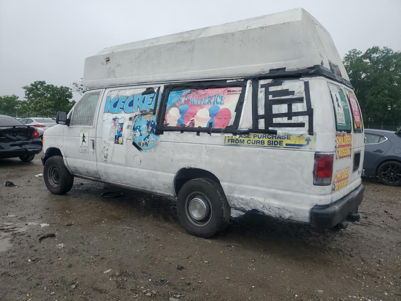 2005 Ford Econoline E350 Super Duty Van - Image 2