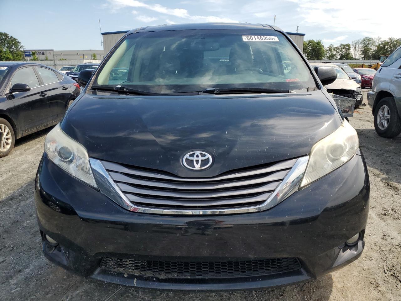 2016 Toyota Sienna Xle - Image 5