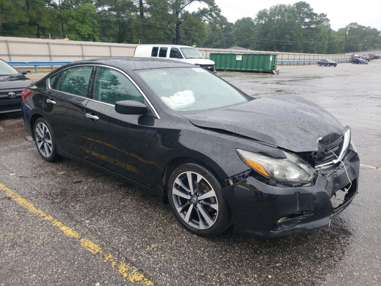 2017 Nissan Altima 2.5 - Image 4