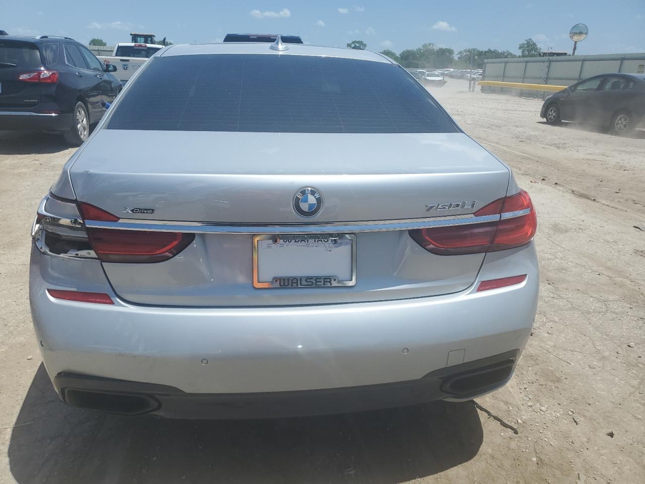 2016 BMW 750 Xi - Image 6