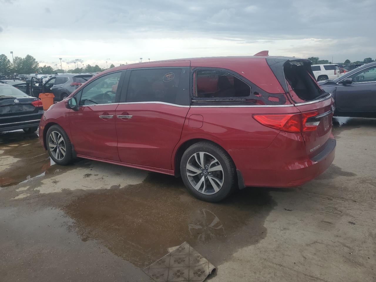 2022 Honda Odyssey Touring - Фото 2