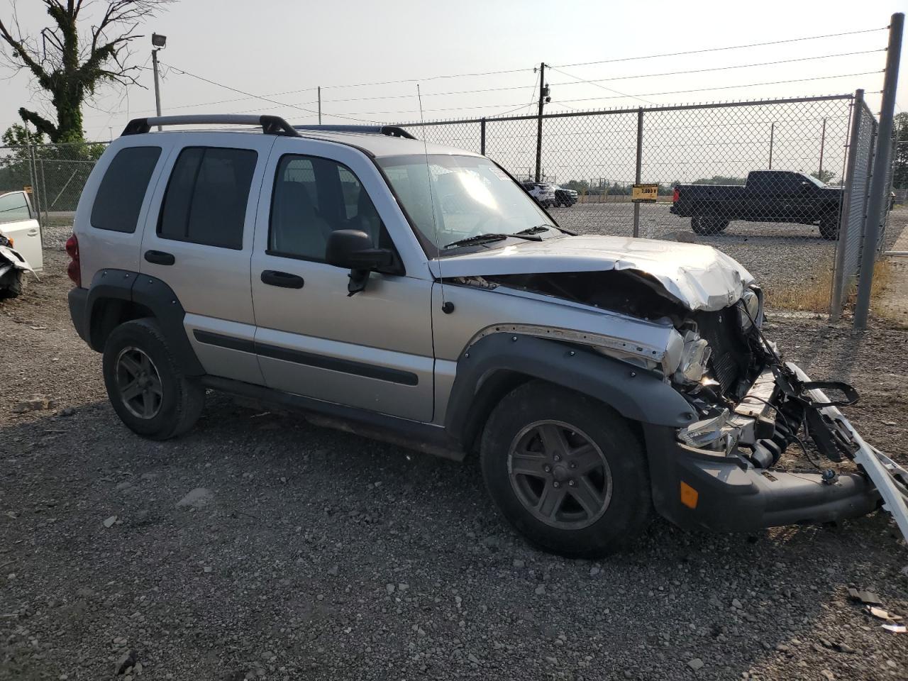 2006 Jeep Liberty Renegade - Image 4