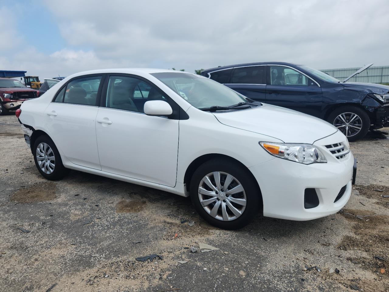 2013 Toyota Corolla Base - Фото 4