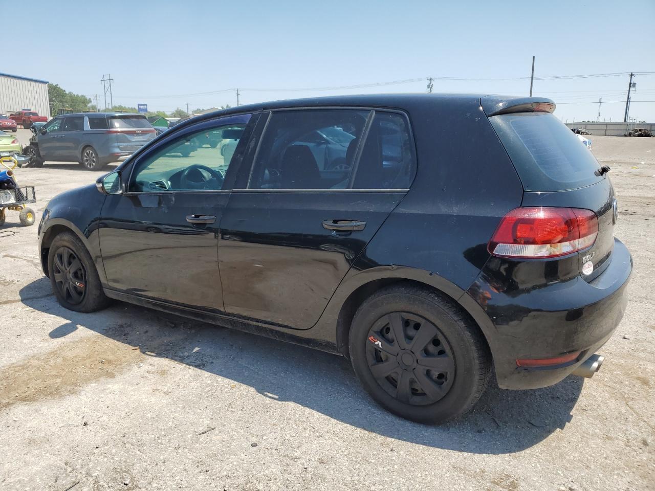2011 Volkswagen Golf - Image 2