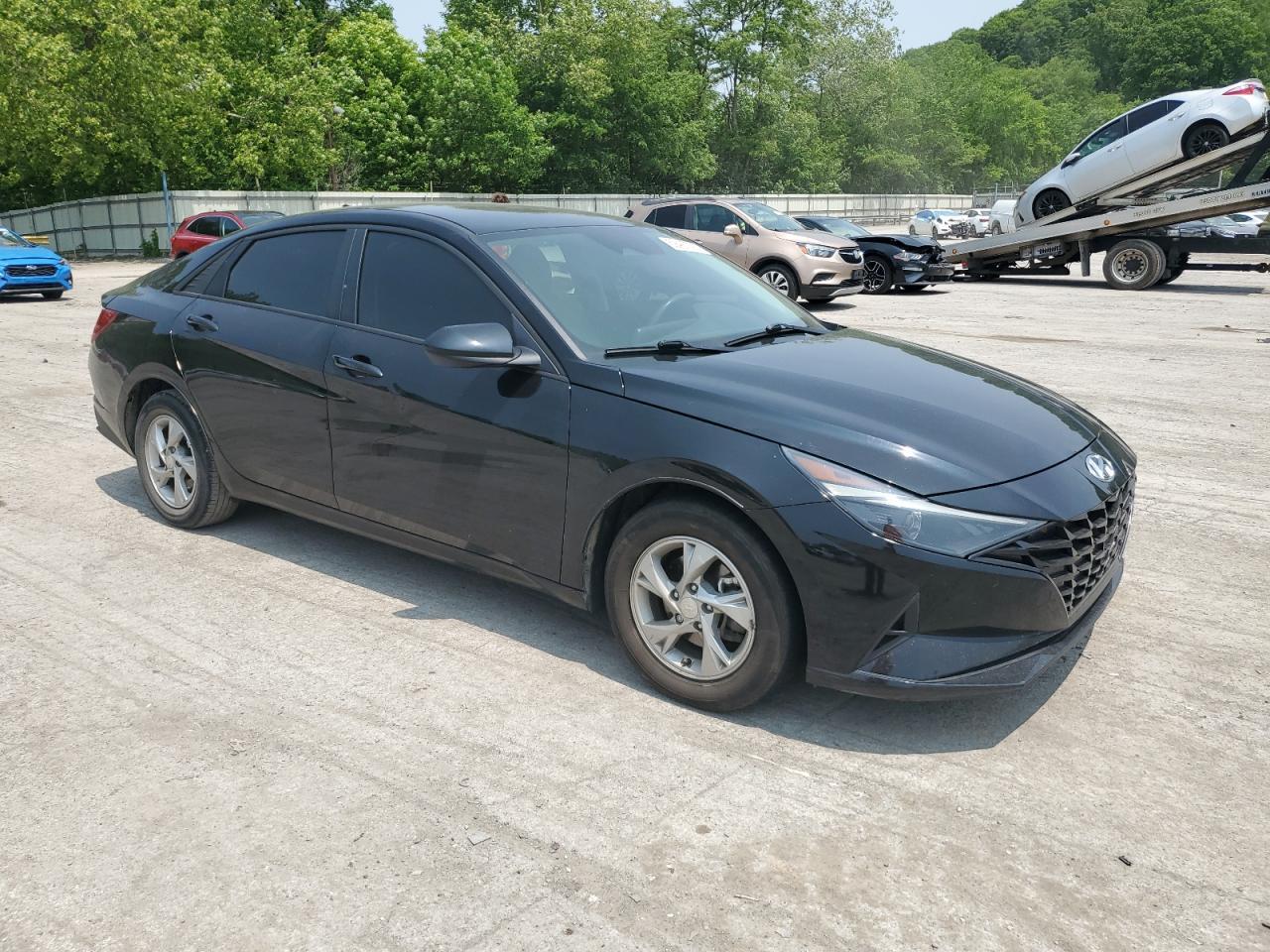 2022 Hyundai Elantra Se - Image 4