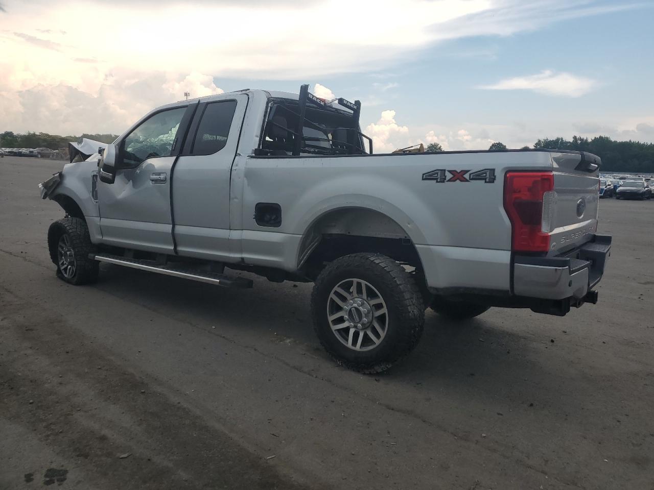 2019 Ford F250 Super Duty - Фото 2