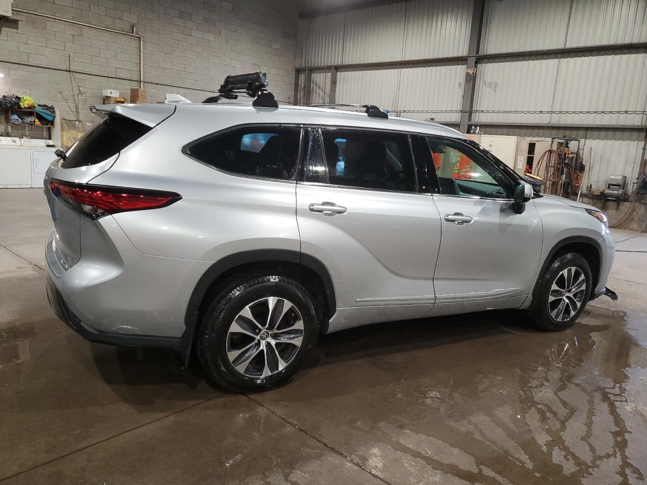 2021 Toyota Highlander Xle - Фото 3
